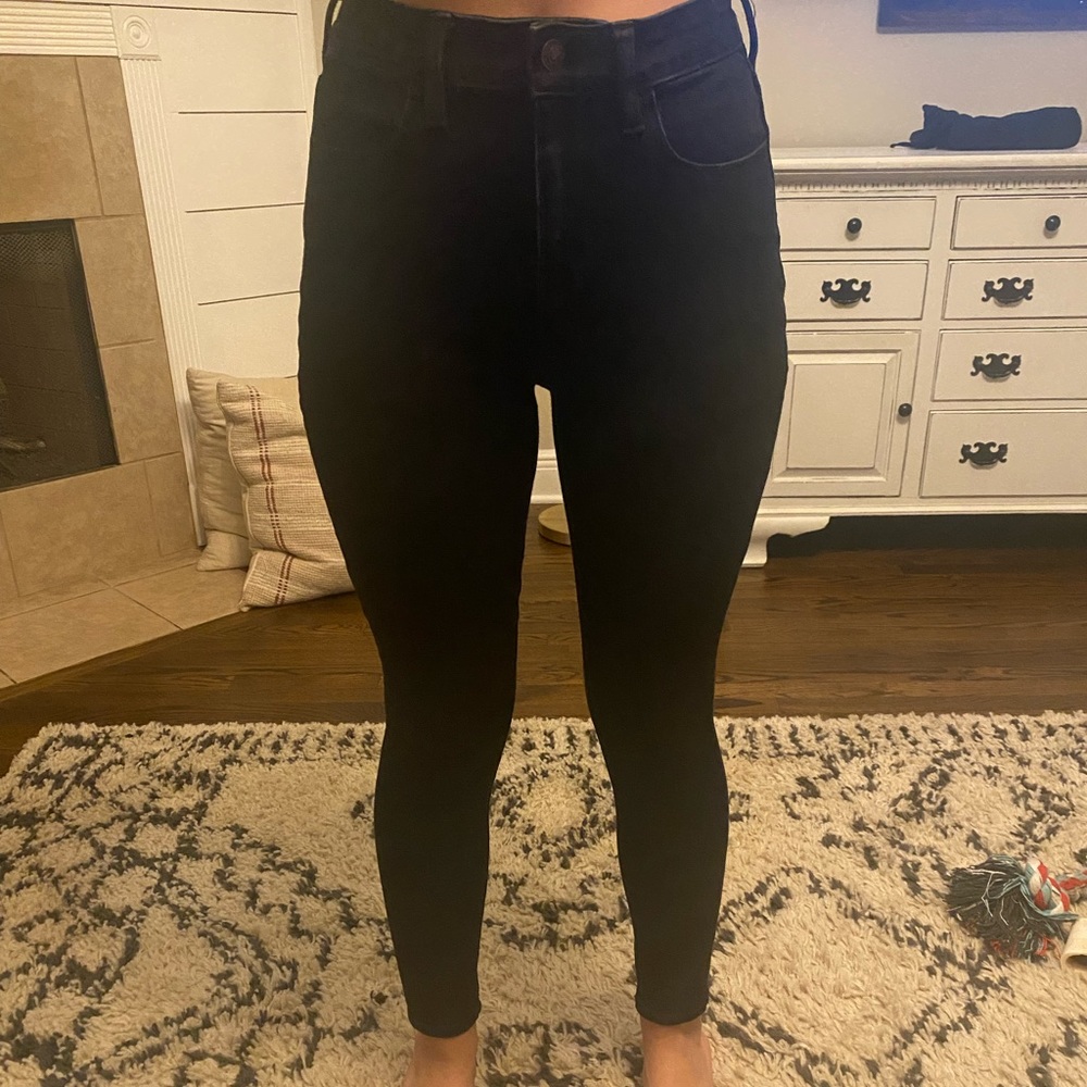 Black American eagle skinny jeans.